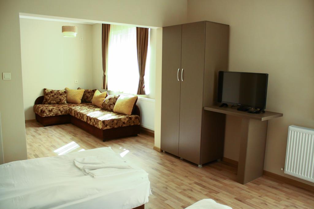 Guest House Central Κάρτζαλι Εξωτερικό φωτογραφία